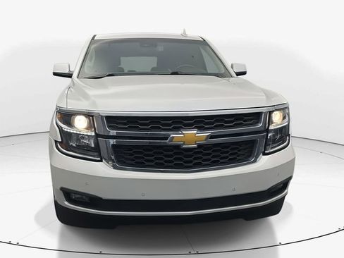 Used 2019 Chevrolet Tahoe LT w/ Luxury Package image 3