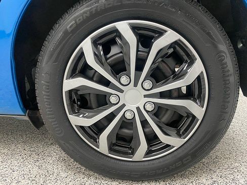 Used 2016 Toyota Yaris L image 23