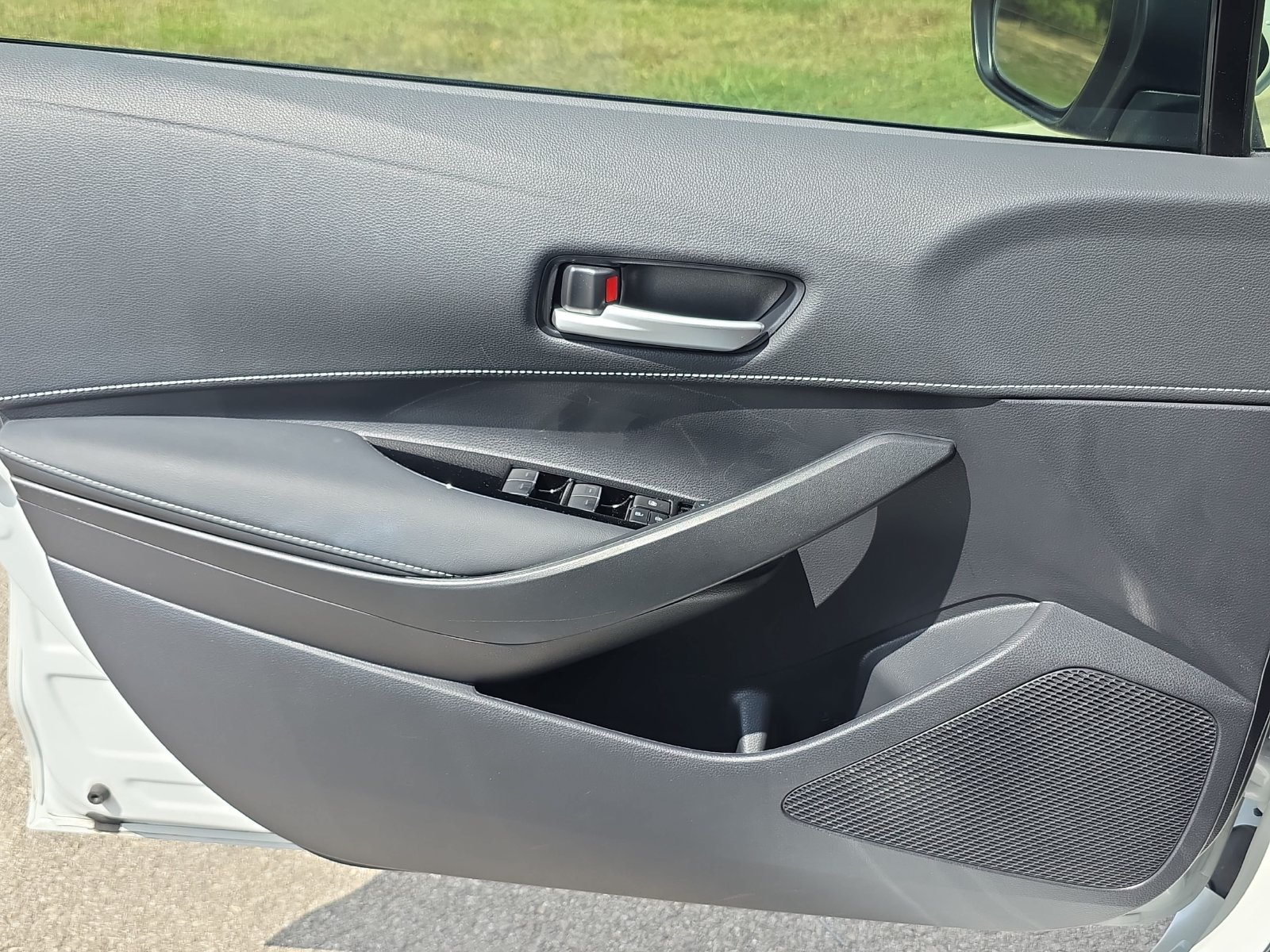 Used 2023 Toyota Corolla SE FWD image 24