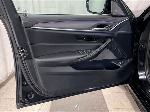 Used 2022 BMW M550i xDrive w/ Executive Package AWD/4WD image 9