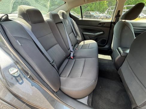 Used 2025 Nissan Altima 2.5 SV FWD image 35