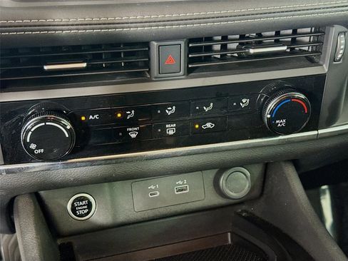 Used 2021 Nissan Rogue S FWD image 17