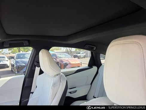 New 2026 Lexus ES 350e FWD image 14