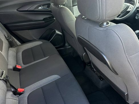 Used 2021 Chevrolet TrailBlazer LT w/ Convenience Package FWD image 18