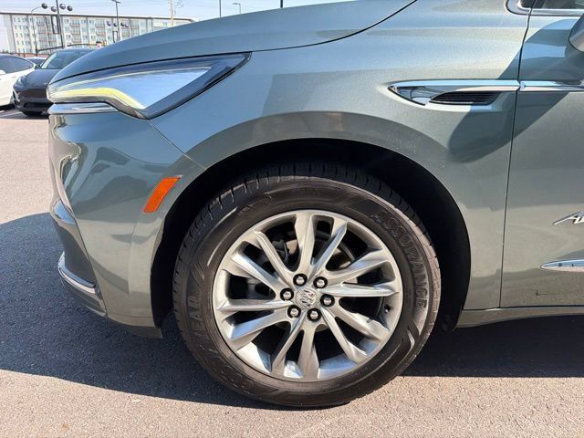 Used 2023 Buick Enclave Avenir w/ Avenir Technology Package AWD/4WD image 4