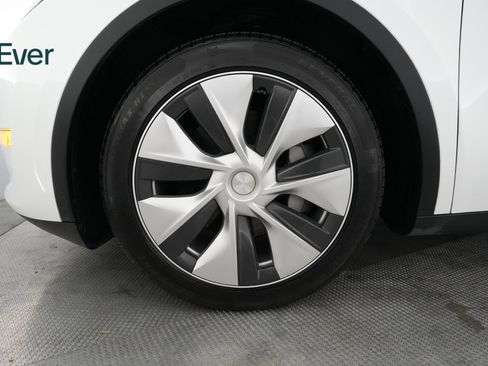 Used 2023 Tesla Model Y Long Range AWD/4WD image 19