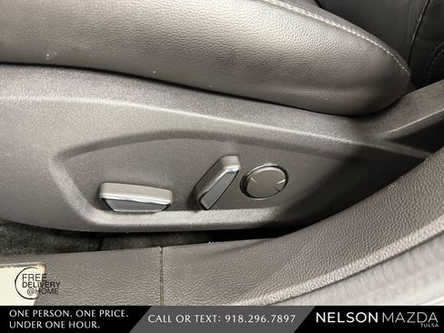 Used 2016 Ford Fusion Titanium FWD image 18