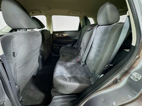 Used 2016 Nissan Rogue S w/ Appearance Package FWD image 27