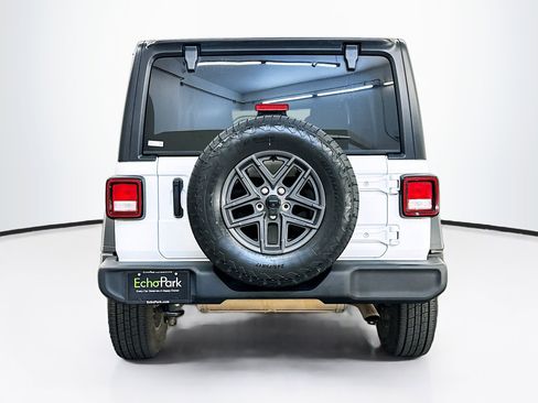 Used 2024 Jeep Wrangler Sport S image 7