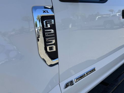 Used 2018 Ford F250 XL w/ Power Equipment Group AWD/4WD image 29
