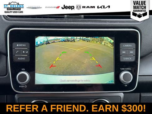 Used 2022 Nissan Leaf S image 25