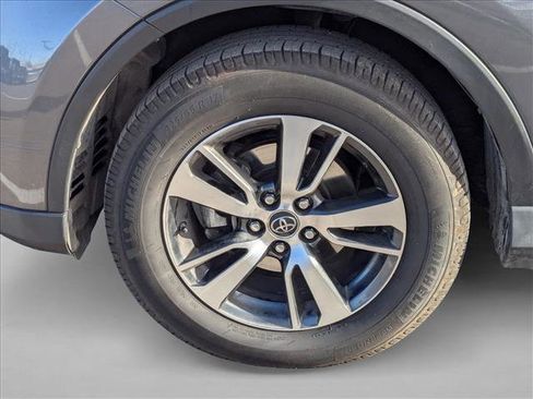 Used 2018 Toyota RAV4 XLE image 22