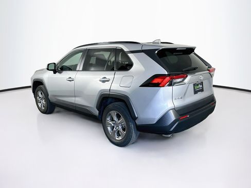 Used 2022 Toyota RAV4 XLE AWD/4WD image 5