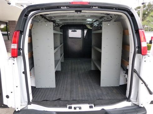 Used 2023 GMC Savana 2500 w/ Driver Convenience Package image 15