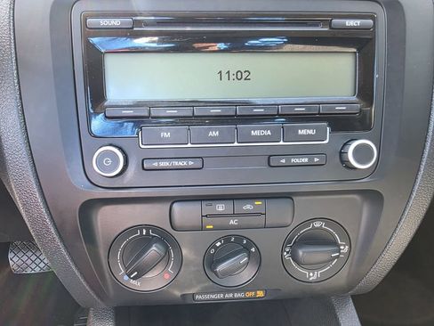 Used 2011 Volkswagen Jetta S FWD image 26