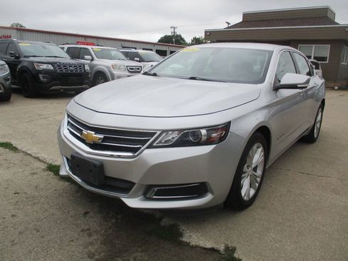 Used 2014 Chevrolet Impala LT w/ Convenience Package FWD image 2