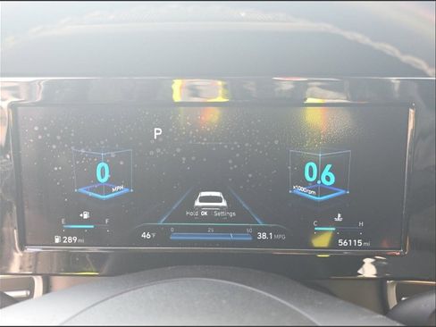 Used 2021 Hyundai Elantra SEL w/ Convenience Package image 2