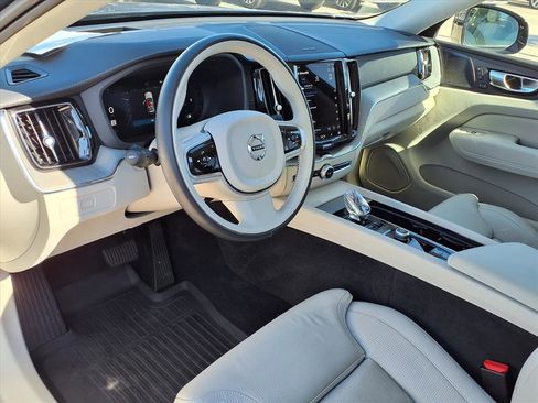 Certified 2023 Volvo XC60 B5 Ultimate w/ Climate Package image 20