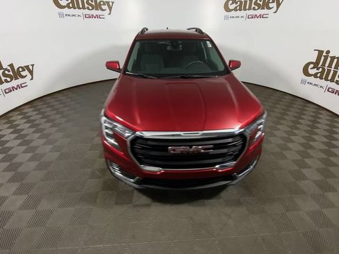Used 2023 GMC Terrain SLE w/ Driver Convenience Package FWD image 3
