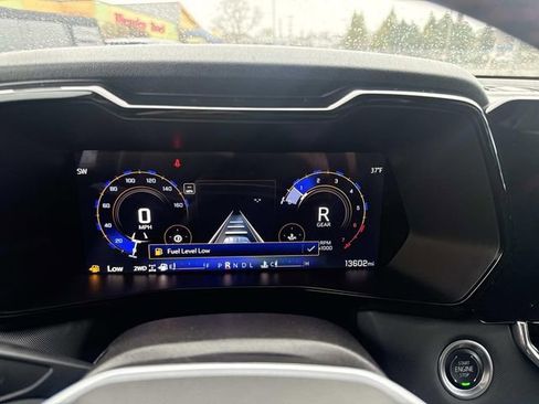 Used 2024 Chevrolet Colorado Z71 image 32