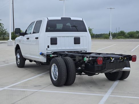 New 2026 RAM 3500 Tradesman w/ Chrome Appearance Group A AWD/4WD image 4