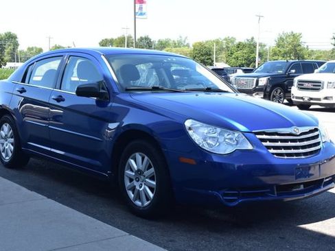Used 2010 Chrysler Sebring Touring FWD image 9