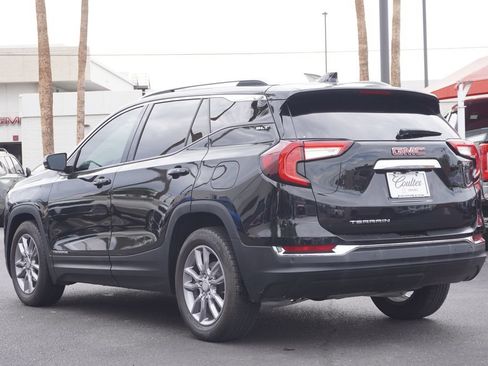 Certified 2022 GMC Terrain SLT FWD image 4