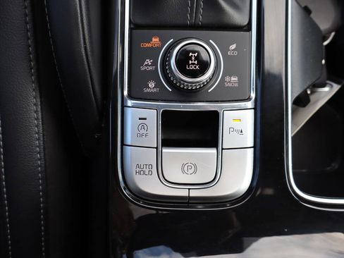 Used 2025 Kia Telluride AWD image 21