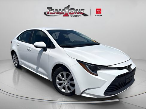 Used 2025 Toyota Corolla LE FWD image 1