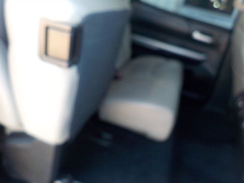 Used 2014 Toyota Tundra Limited w/ Limited Premium Package image 35