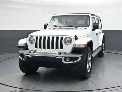 Used 2019 Jeep Wrangler Unlimited Sahara image 9