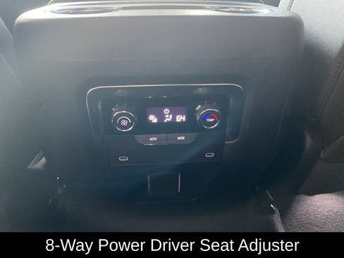 Used 2025 Chevrolet Suburban Z71 AWD/4WD image 13