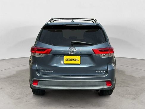 Used 2018 Toyota Highlander XLE AWD/4WD image 6
