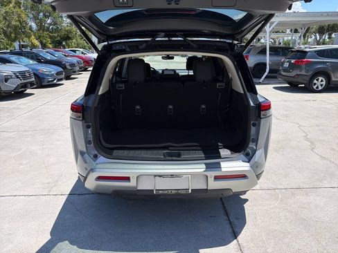 Certified 2024 Nissan Pathfinder SL FWD image 32