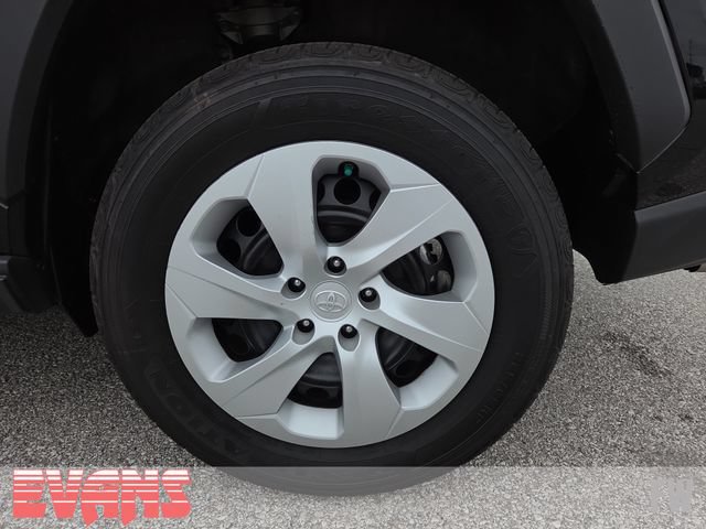 Certified 2025 Toyota RAV4 LE FWD image 23