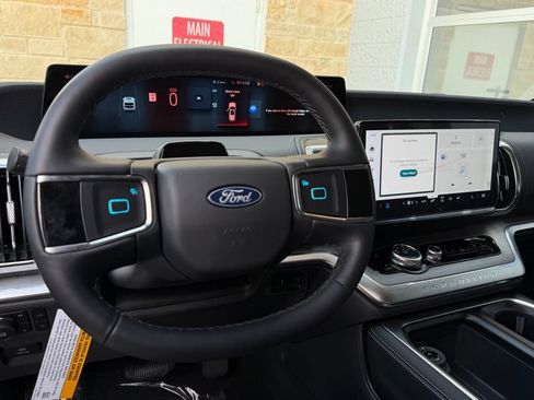 New 2026 Ford Expedition Platinum w/ Driver's Package AWD/4WD image 44
