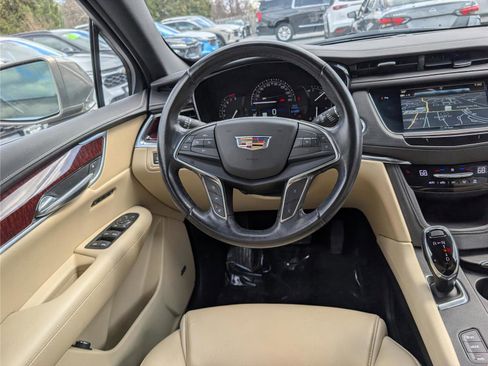 Used 2019 Cadillac XT5 Luxury image 17