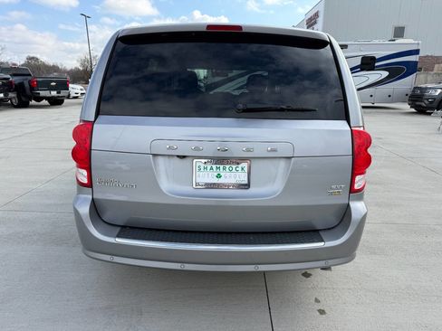 Used 2016 Dodge Grand Caravan SXT w/ Rear Park Assist Package image 4