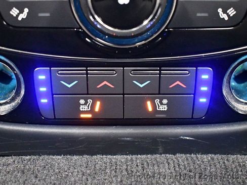 Used 2015 Jaguar XJ image 25