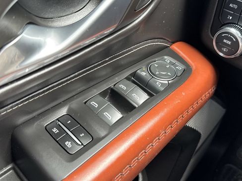 Used 2024 GMC Yukon Denali Ultimate AWD/4WD image 36