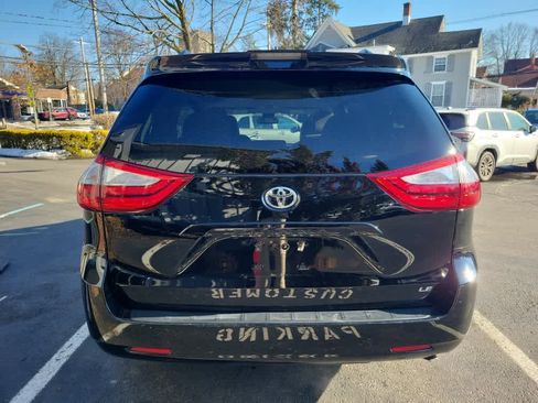 Used 2019 Toyota Sienna LE image 4