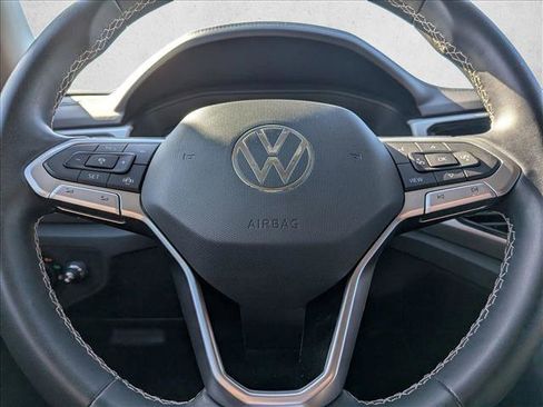 Used 2022 Volkswagen Atlas SE w/ Black Wheel Package image 15