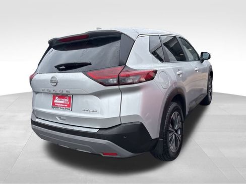 Used 2023 Nissan Rogue SV image 9