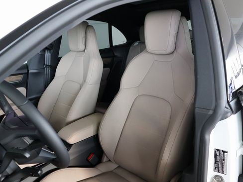 Used 2025 Porsche Macan 4S Electric image 5