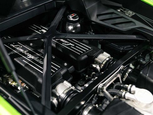 Used 2023 Lamborghini Huracan Tecnica image 14