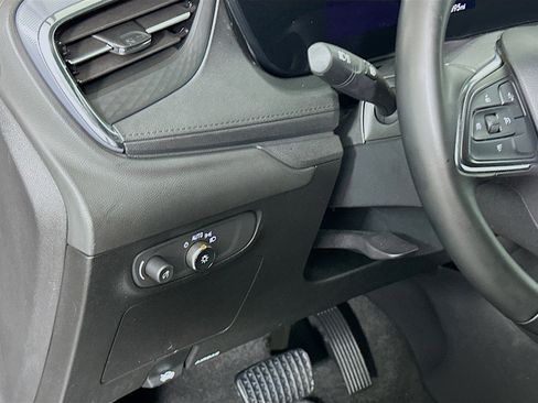 Used 2025 Buick Encore GX Preferred FWD image 17