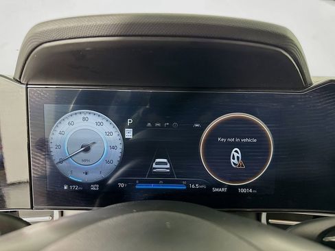 Used 2024 Hyundai Elantra Limited image 18