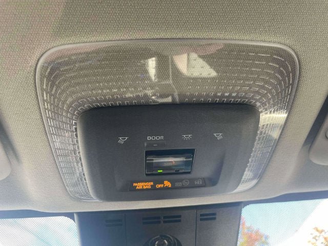 Used 2025 Toyota Prius LE FWD image 30