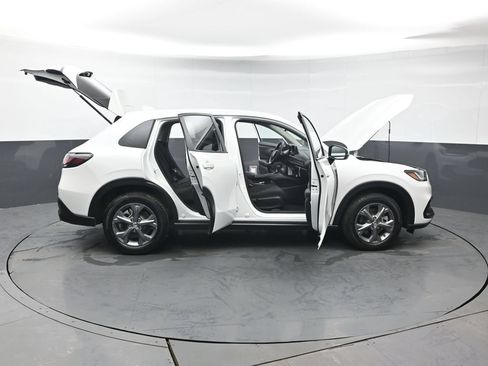 Certified 2026 Honda HR-V LX image 50
