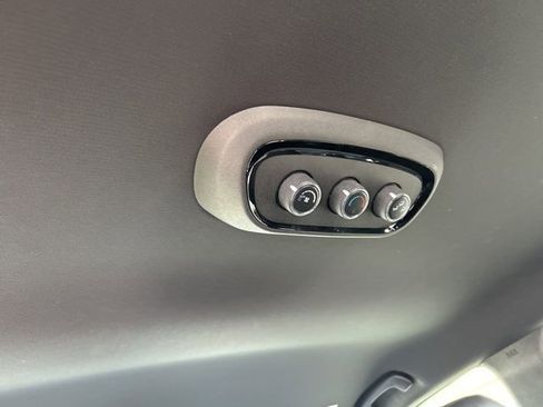 Used 2022 Dodge Durango R/T w/ Blacktop Package image 12